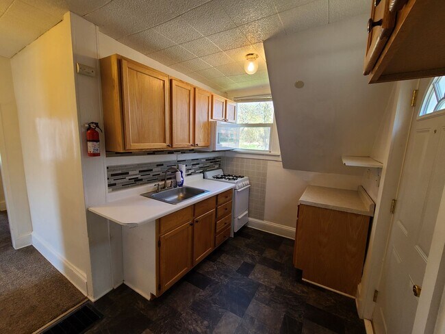 302 S Prairie St-Unit -03 in Bloomington, IL - Foto de edificio - Building Photo