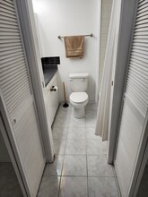 1560 Kanunu St, Unit 914 in Honolulu, HI - Foto de edificio - Building Photo