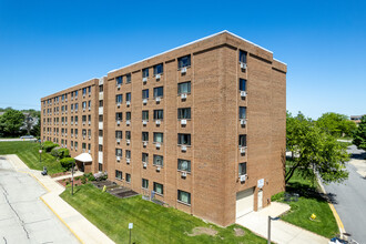 Shorewood Tower in Glendale Heights, IL - Building Photo - Primary Photo