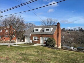 330 Long Dr in Pittsburgh, PA - Building Photo - Building Photo