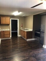 2412 N Chadbourne St