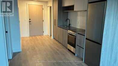 181 Sterling Rd in Toronto, ON - Building Photo - Building Photo