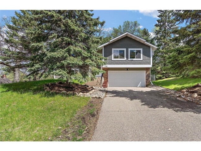 property at 1735 Walnut Ln