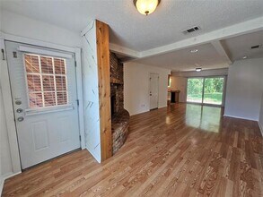 10377 Country Club Dr in Dallas, TX - Building Photo - Building Photo
