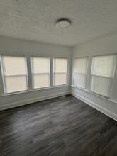 3327 Yorkshire Rd in Cleveland Heights, OH - Foto de edificio - Building Photo