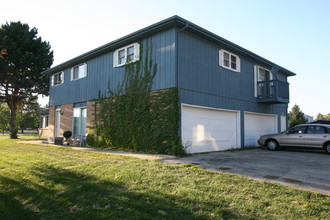 508 Kendall Dr in Yorkville, IL - Building Photo - Building Photo