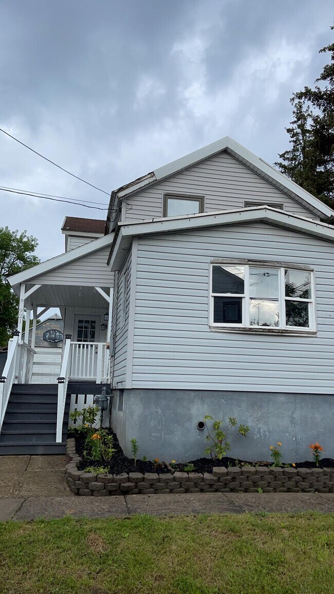 921 Cherry St Rentals in Utica, NY