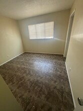 5229 Mountain View Dr in Las Vegas, NV - Building Photo - Building Photo