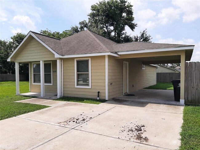 4604 Davenport St in Houston, TX - Building Photo - Building Photo