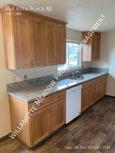 546 45th Pl NE in Salem, OR - Building Photo - Building Photo