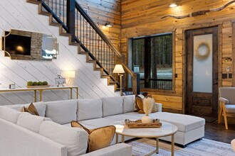 222 Lost Creek Trl in Broken Bow, OK - Foto de edificio - Building Photo