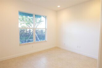 1759 NW 124th Way in Pembroke Pines, FL - Building Photo - Building Photo