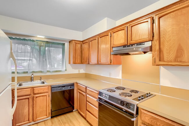 5005 SW Mitchell St in Portland, OR - Building Photo - Building Photo