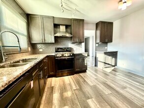 1011 Aspen Dr in Buffalo Grove, IL - Building Photo - Building Photo