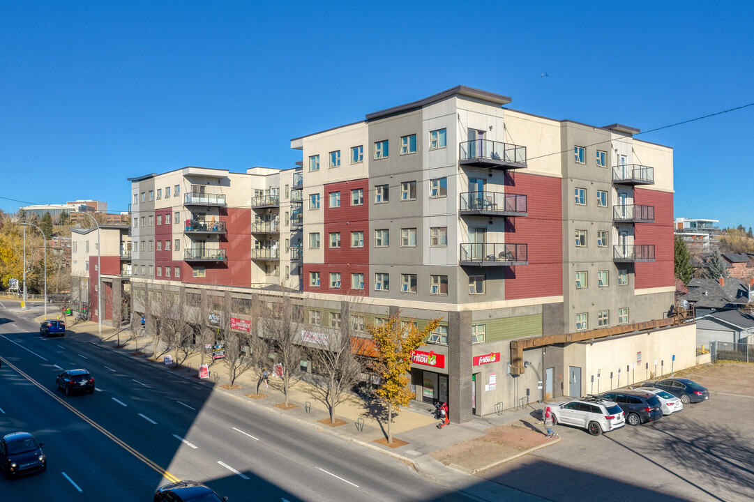 432-468 14th St NW in Calgary, AB - Building Photo