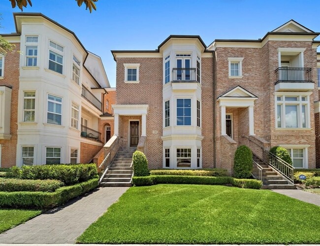 property at 1308 Lake Pointe Pkwy