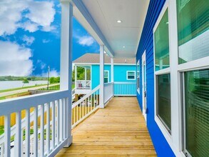 4620 N Railroad Ave in Hitchcock, TX - Building Photo - Building Photo