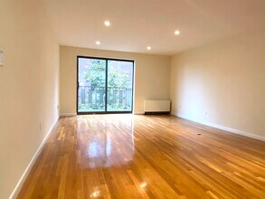 40 Williams St, Unit 404 in Brookline, MA - Building Photo - Building Photo