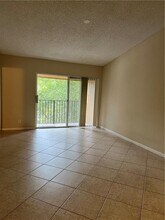 10773 CLEARY Blvd, Unit 307 in Plantation, FL - Foto de edificio - Building Photo