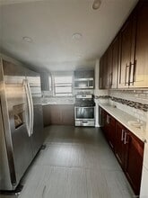 235-18 147th Rd in Queens, NY - Building Photo - Building Photo