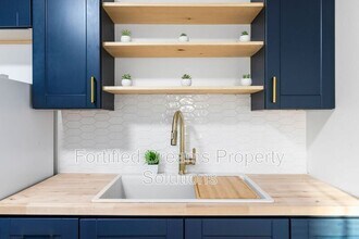 218 Walker Ave in Graham, NC - Foto de edificio - Building Photo