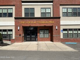 733 Broadway in Albany, NY - Building Photo