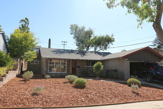 513 Cuesta Dr in San Luis Obispo, CA - Building Photo - Building Photo