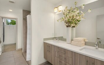 5433A California Ave SW in Seattle, WA - Building Photo - Building Photo