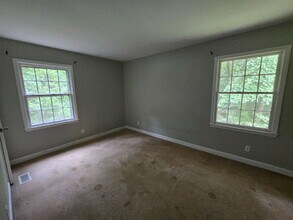 4126 Chaucer Dr in Durham, NC - Foto de edificio - Building Photo
