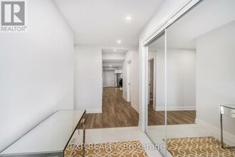 21 Lacrosse Trl in Vaughan, ON - Building Photo - Building Photo