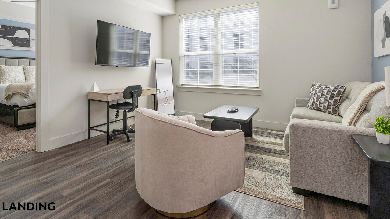 2220 W First St, Unit 213 in Ft. Myers, FL - Building Photo