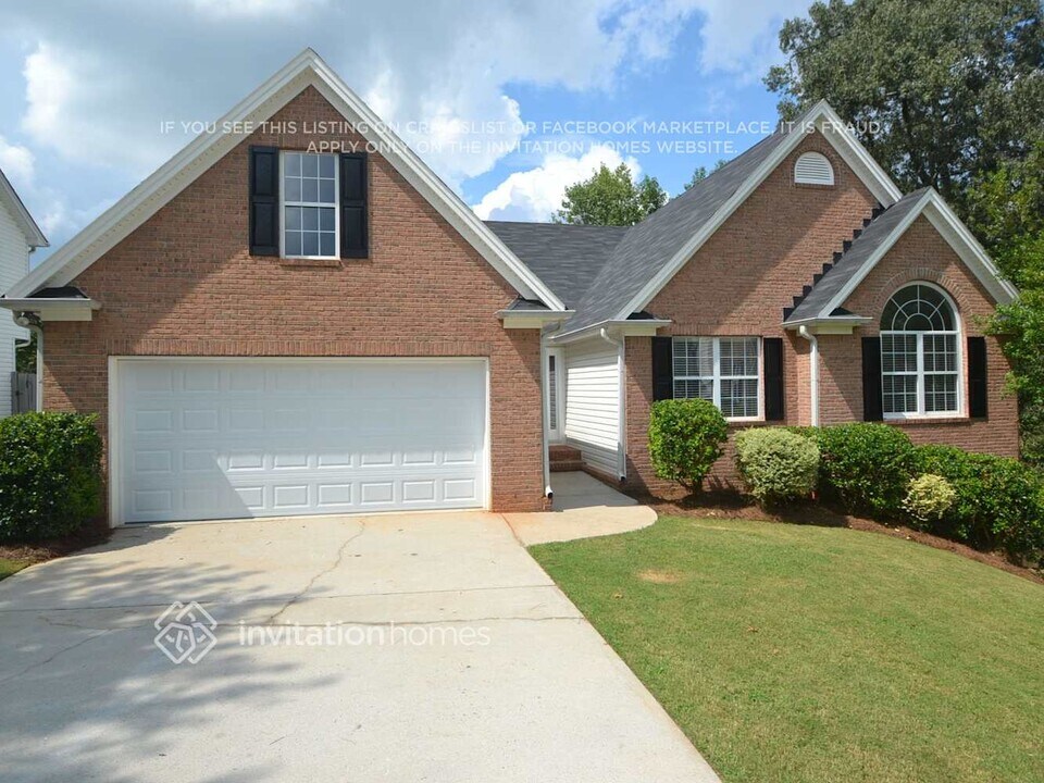 160 Adams Lake Ct in Lawrenceville, GA - Building Photo