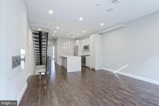 1630 Cambridge St in Philadelphia, PA - Building Photo - Building Photo