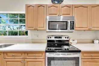 20231 NW 10th St in Pembroke Pines, FL - Foto de edificio - Building Photo