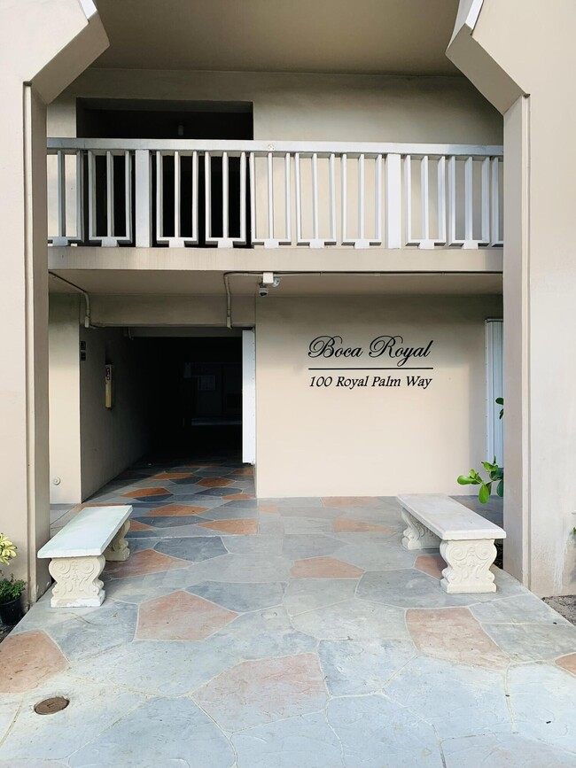 100 Royal Palm Way in Boca Raton, FL - Building Photo - Building Photo