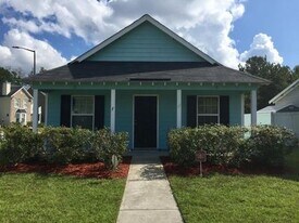 7 Castello Ave in Savannah, GA - Building Photo