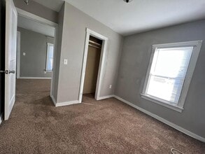 402 N Cedar St in Owasso, OK - Building Photo - Building Photo