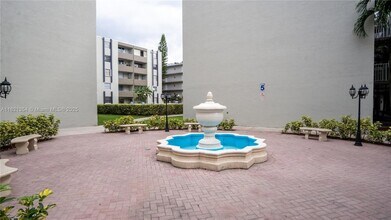 10090 NW 80th Ct, Unit 1245 in Miami Lakes, FL - Building Photo - Building Photo
