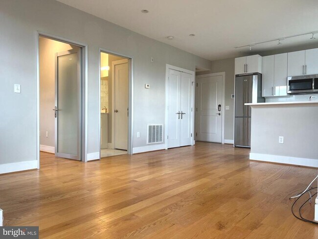 1209 G St SE in Washington, DC - Building Photo - Building Photo