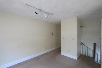 8 Mount Auburn St, Unit 2 in Cambridge, MA - Building Photo - Building Photo