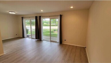 1186 Auburn Ln in Buffalo Grove, IL - Building Photo - Building Photo