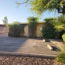 3001 E Blacklidge Dr in Tucson, AZ - Building Photo - Building Photo