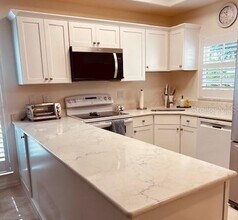 8369 Wingate Dr in Sarasota, FL - Building Photo - Building Photo