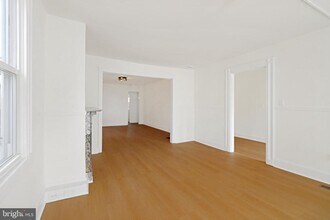 24369 W Main St in Columbus, NJ - Building Photo - Building Photo