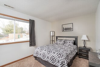 Thunder Ridge Apartments in Cedar Falls, IA - Building Photo - Building Photo