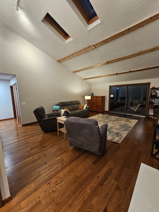 8488 Barbara Dr in Mentor, OH - Building Photo - Building Photo