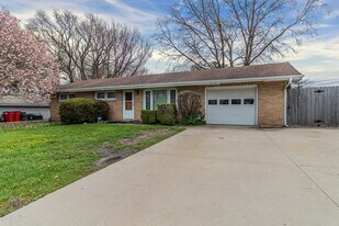 2106 Campbell Dr in Champaign, IL - Building Photo