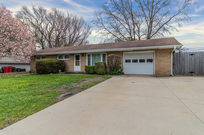 property at 2106 Campbell Dr