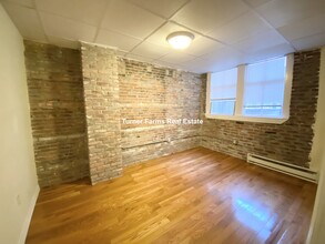 92 Endicott St, Unit 3 in Boston, MA - Foto de edificio - Building Photo