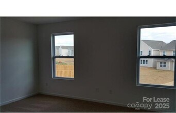 10710 Derryrush Ave in Charlotte, NC - Building Photo - Building Photo